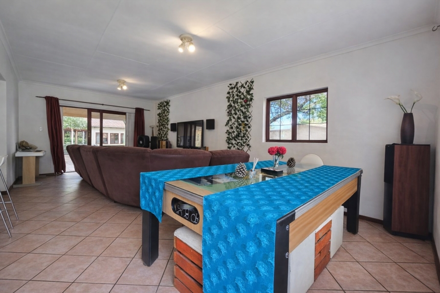 3 Bedroom Property for Sale in The Coves North West